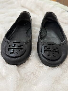 Tory Burch Minnie Flats Size 6 Black Leather Logo Ballet Shoes